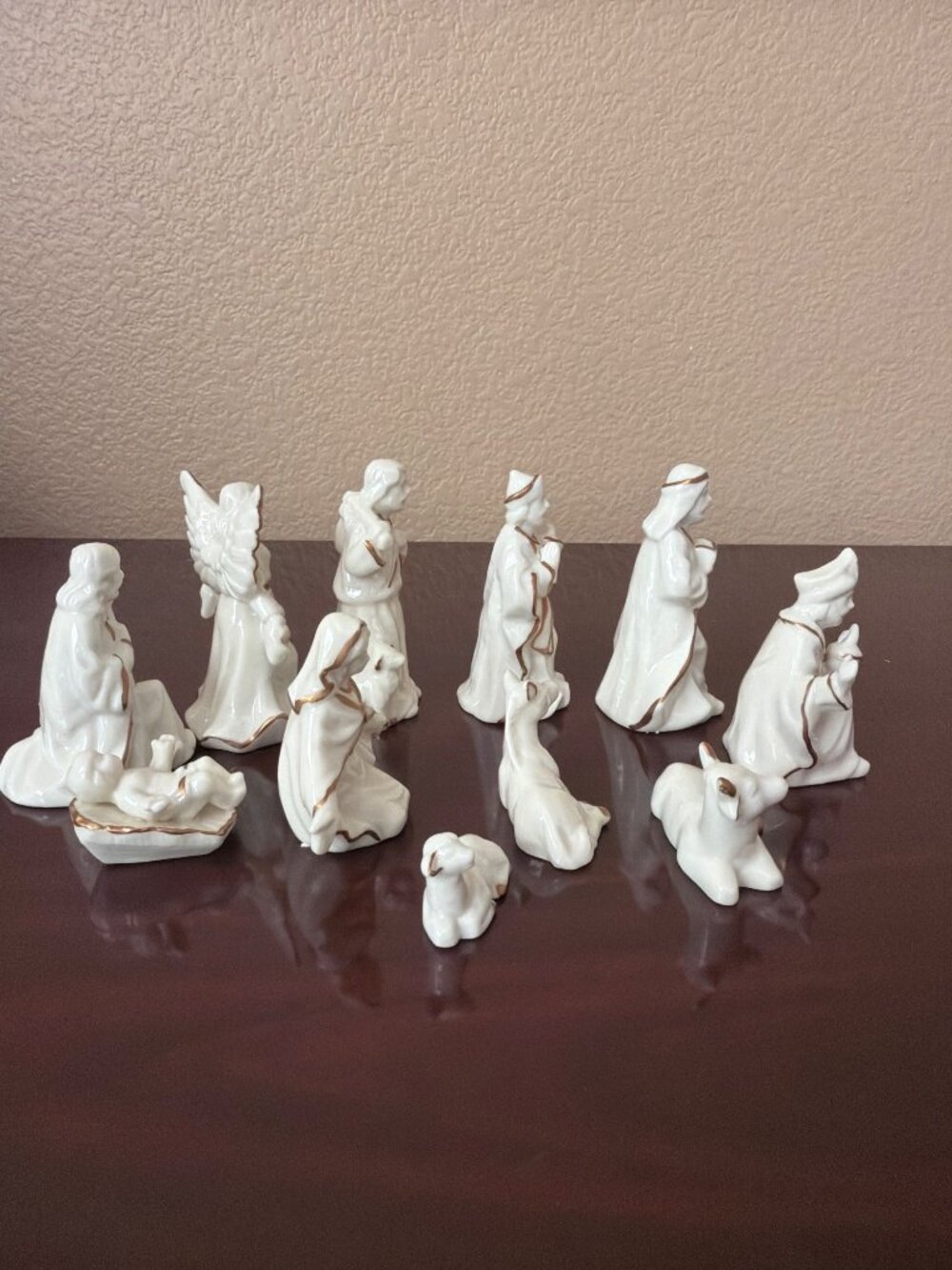 2005 JCPenney Town of Bethlehem Porcelain Nativity Set 12 Piece Gold - Picture 13 of 16